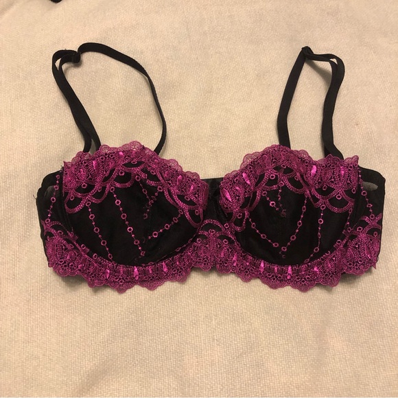 Frederick's of Hollywood Other - Frederick’s of Hollywood embroidered multi-way bra size 34B